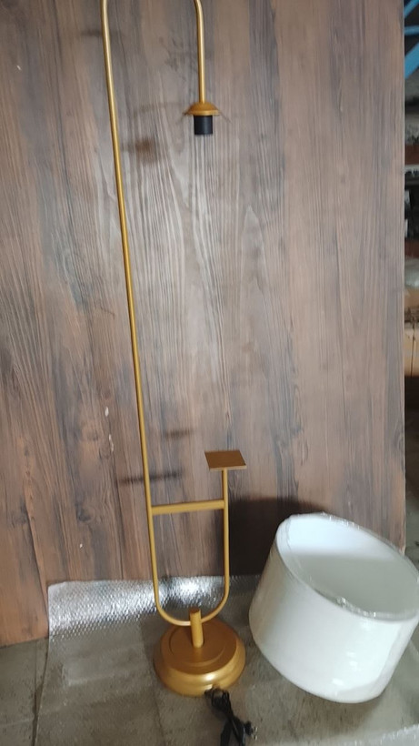 آباژور فلزی کنار سالنی مدرن حبابی R161