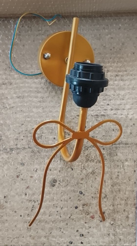 دیوارکوب مدرن لاکچری شیددار فلزی D161